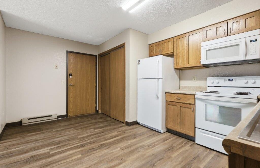 Campus View Apartments in Brookings, SD - (3 Bed)-03