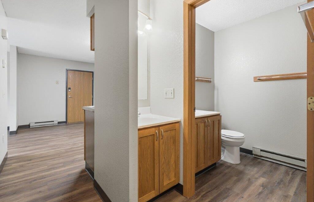 Campus View Apartments in Brookings, SD - (3 Bed)-06