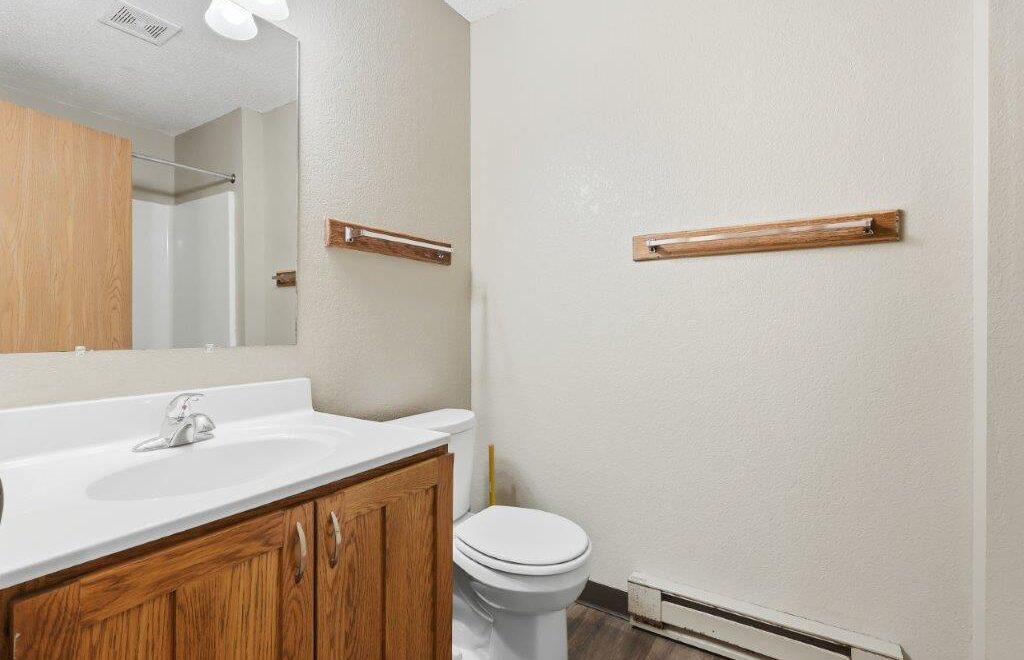 Campus View Apartments in Brookings, SD - (3 Bed)-07