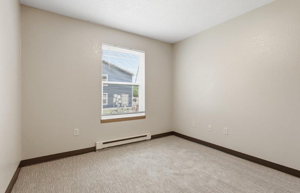 Campus View Apartments in Brookings, SD - (3 Bed)-08