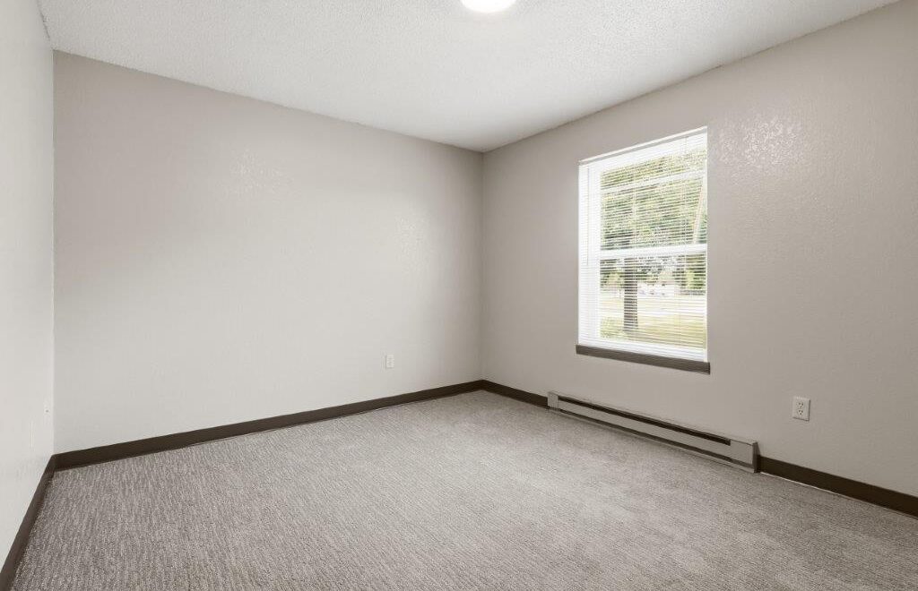 Campus View Apartments in Brookings, SD - (3 Bed)-09