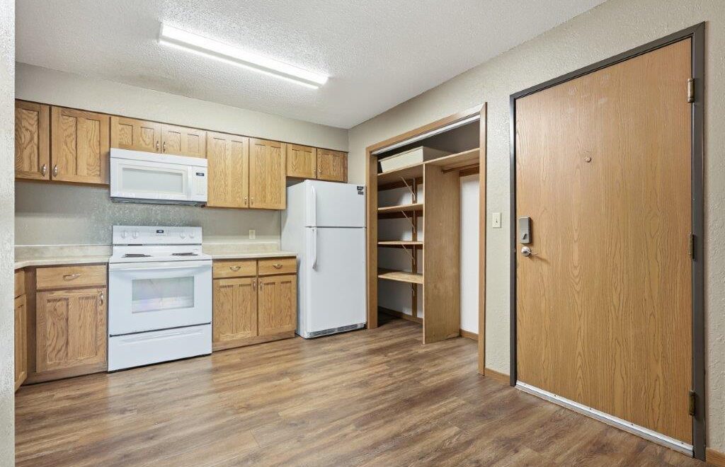 Campus View Apartments in Brookings, SD - (4 Bed)-01
