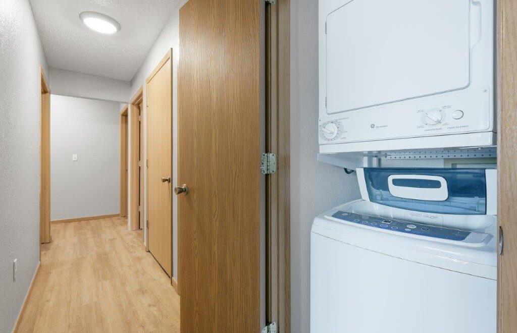 Campus View Apartments in Brookings, SD - (4 Bed)-07