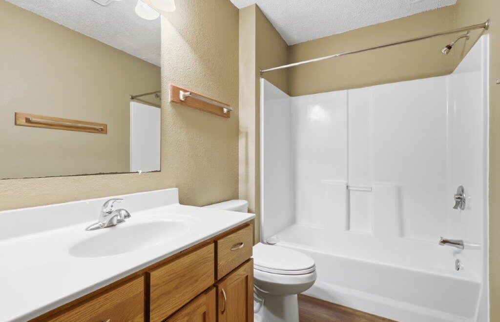 Campus View Apartments in Brookings, SD - (4 Bed)-08