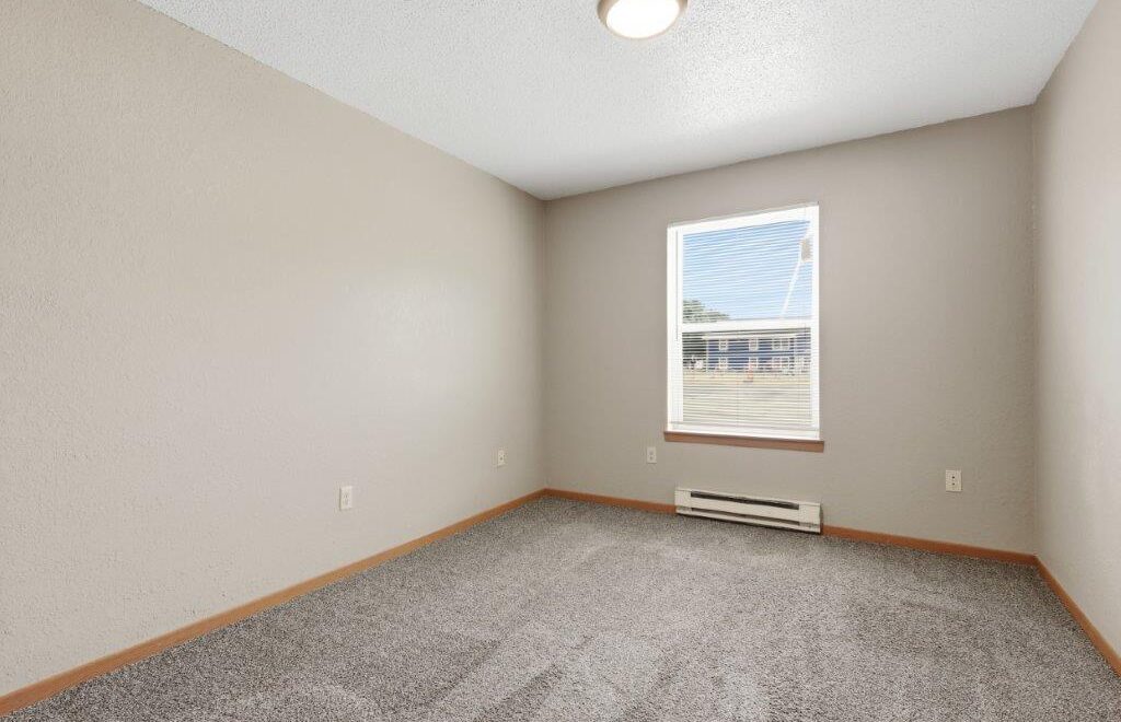 Campus View Apartments in Brookings, SD - (4 Bed)-09