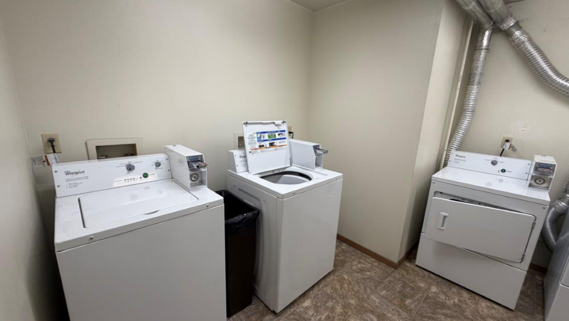 lincoln apartments (vermillion) on-site laundry