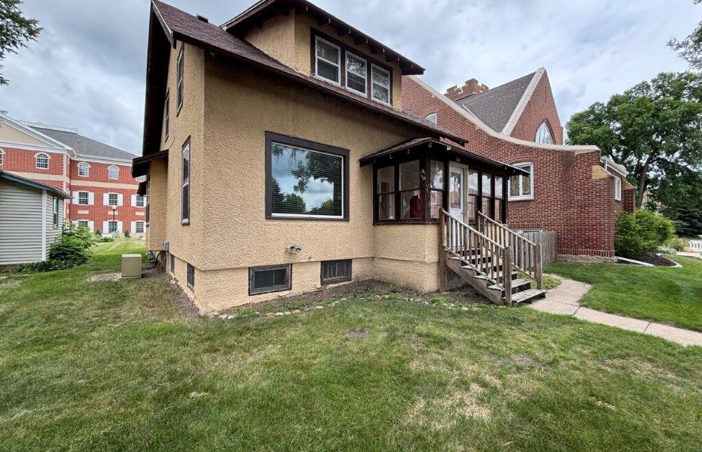 521 5th Street South in Brookings, SD - Exterior Pic 1