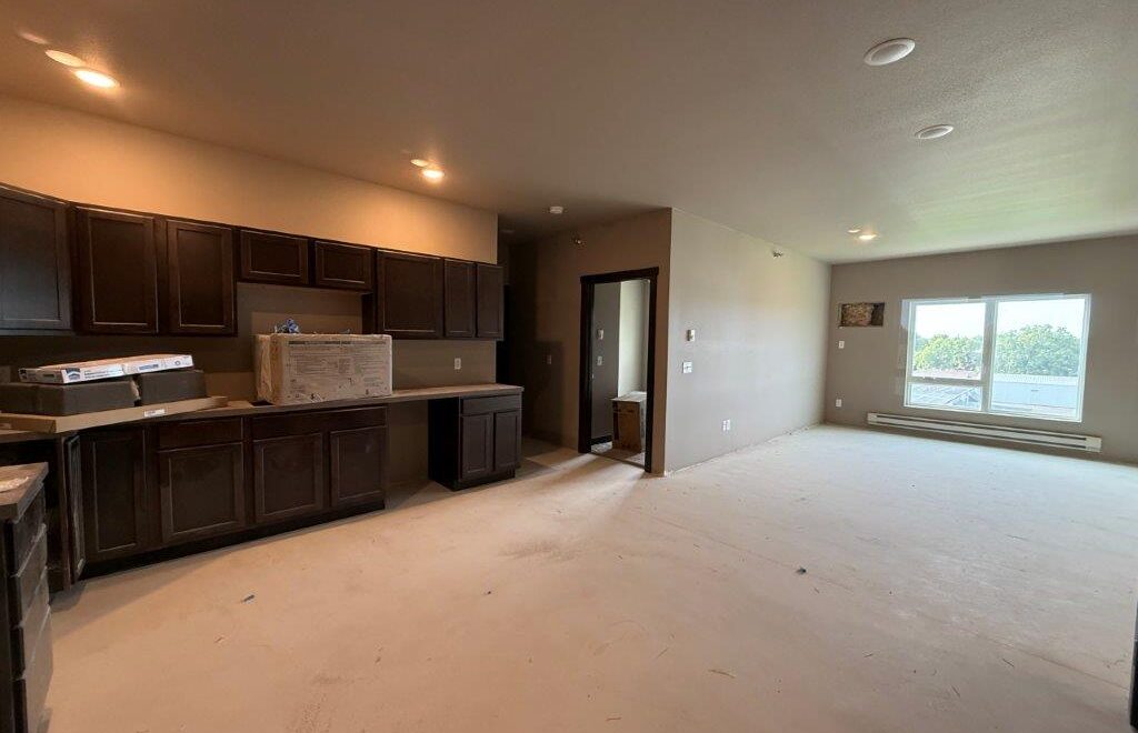Flats on Kemp in Watertown, SD - Kitchen Example 1