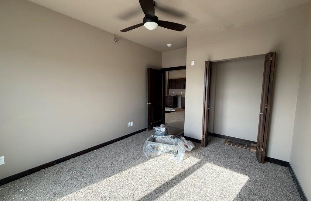 Flats on Kemp in Watertown, SD - Bedroom Closet Example