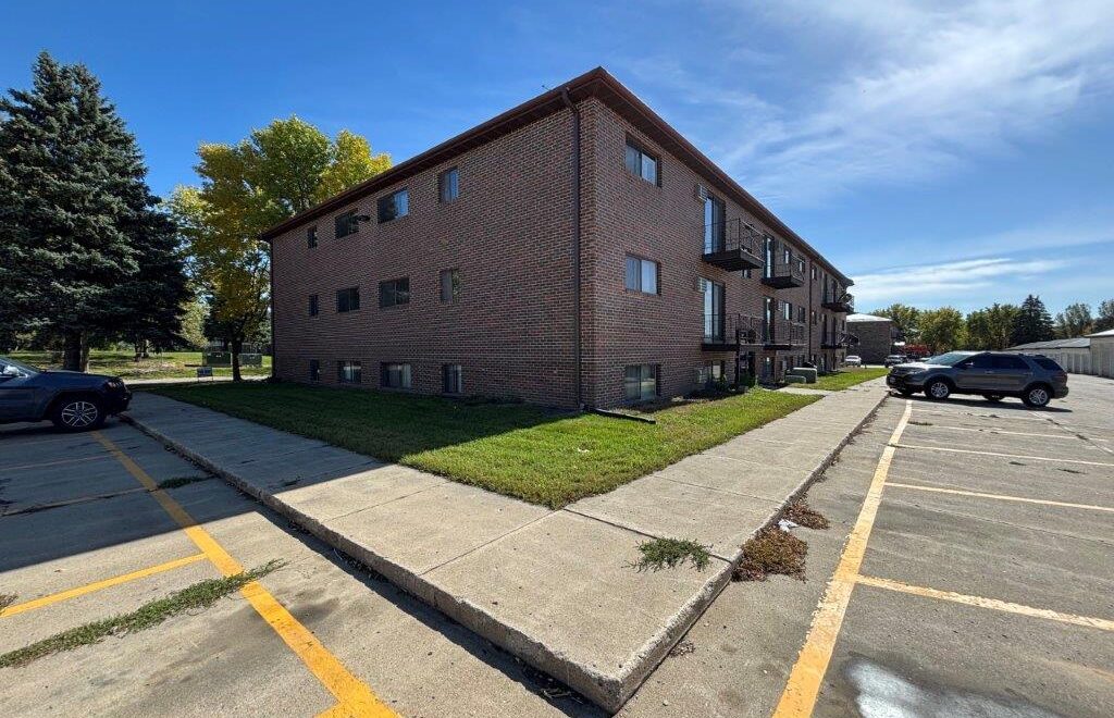 Cedar Apartments in Brookings, SD - Exterior 4